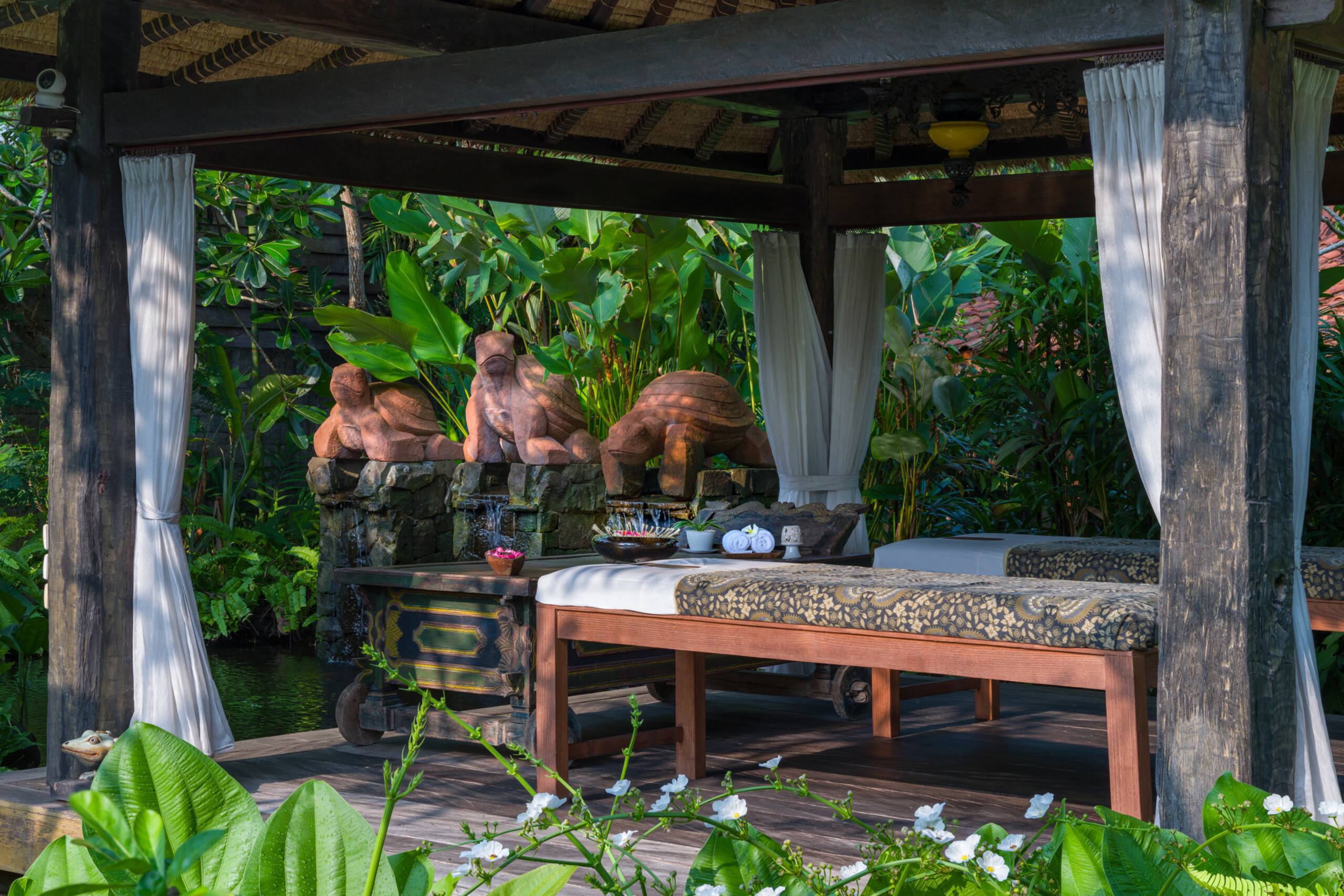 Javanese 3BR Villa in Jimbaran w/ Pool & Pavilion 21