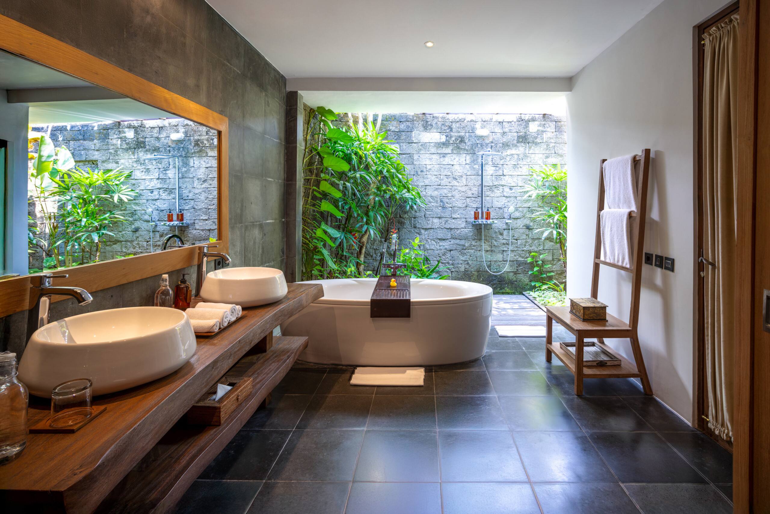 Javanese 3BR Villa in Jimbaran w/ Pool & Pavilion 13