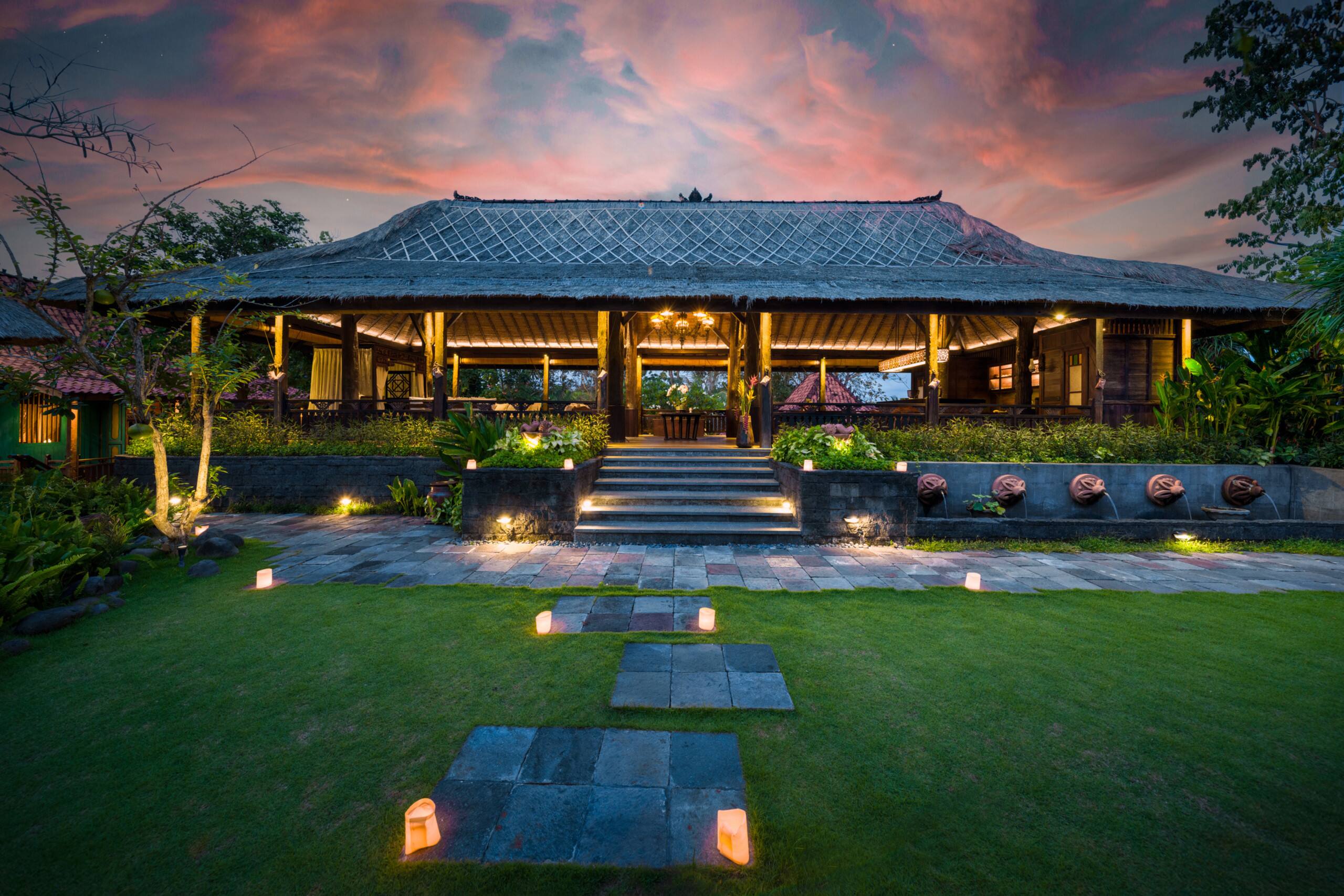 Javanese 3BR Villa in Jimbaran w/ Pool & Pavilion 6