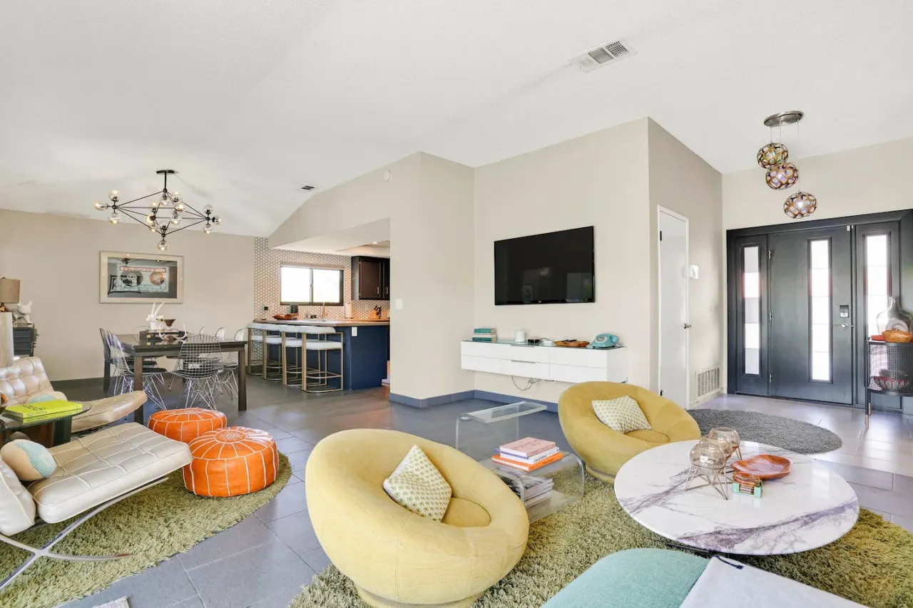 Luna Vista: Palm Springs, CA 9