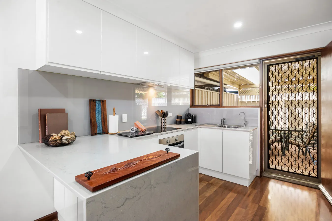 Tranquil Suite—Modern Comfort between CBD & Beach 12