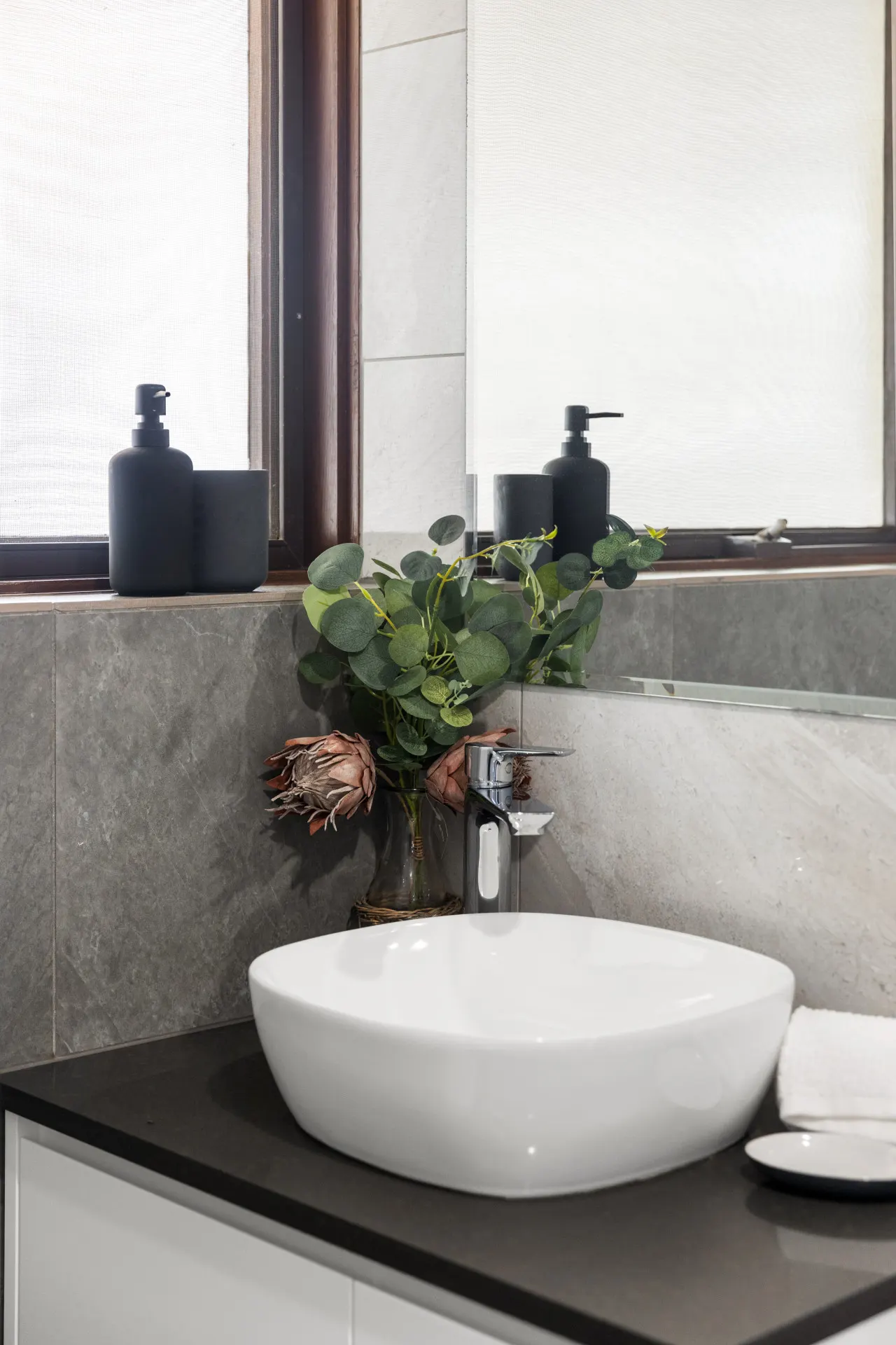 Tranquil Suite—Modern Comfort between CBD & Beach 17