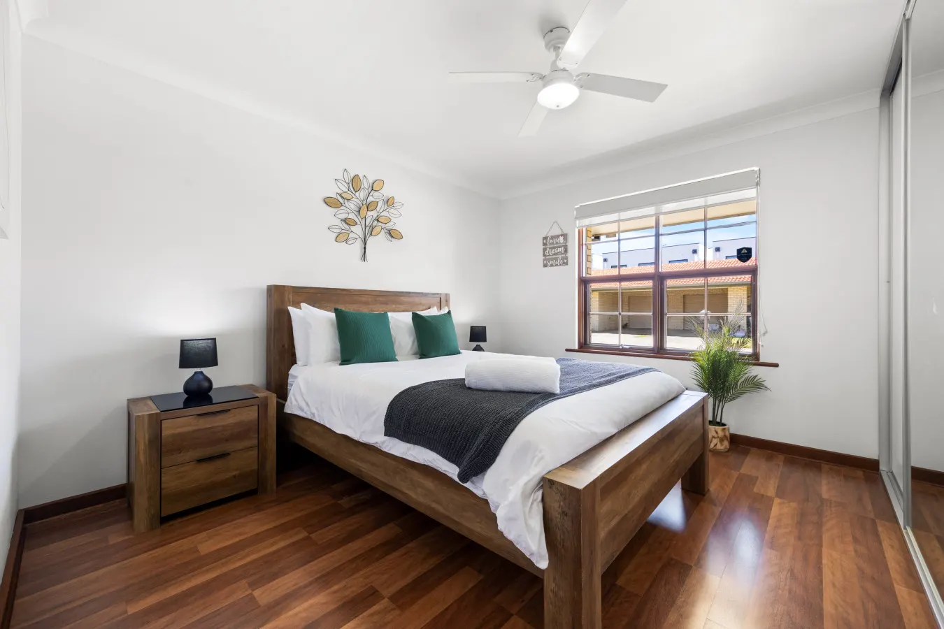 Tranquil Suite—Modern Comfort between CBD & Beach — photo 4