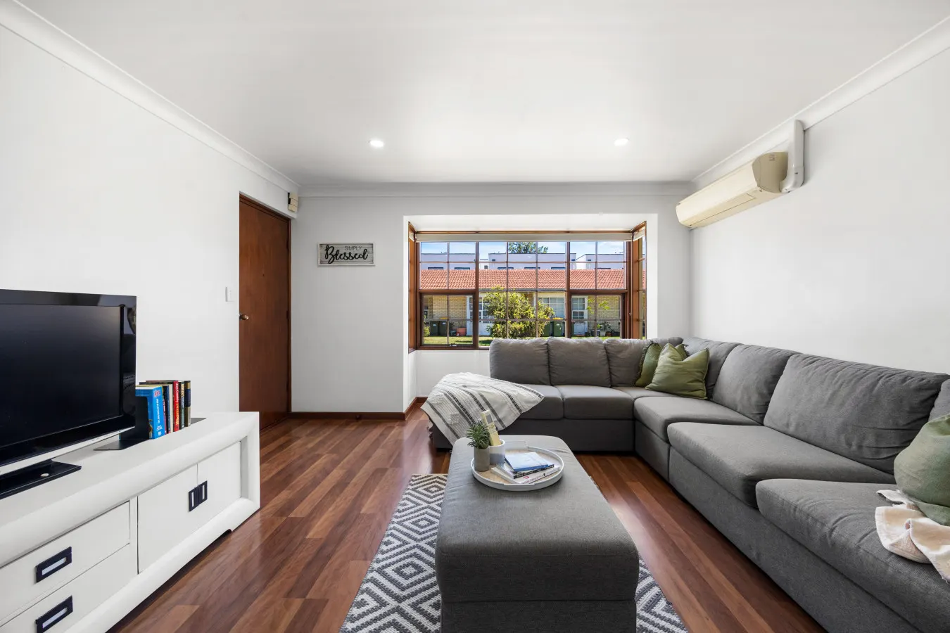 Tranquil Suite—Modern Comfort between CBD & Beach 6