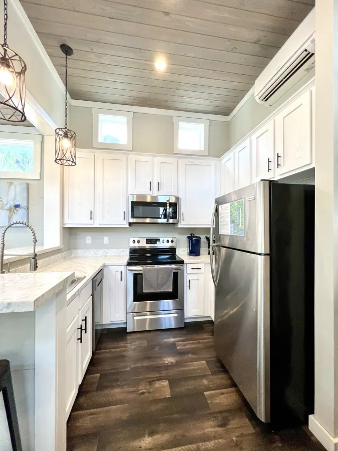 The Osprey House- Pet friendly Lakeside Tiny Home in Clermont 5