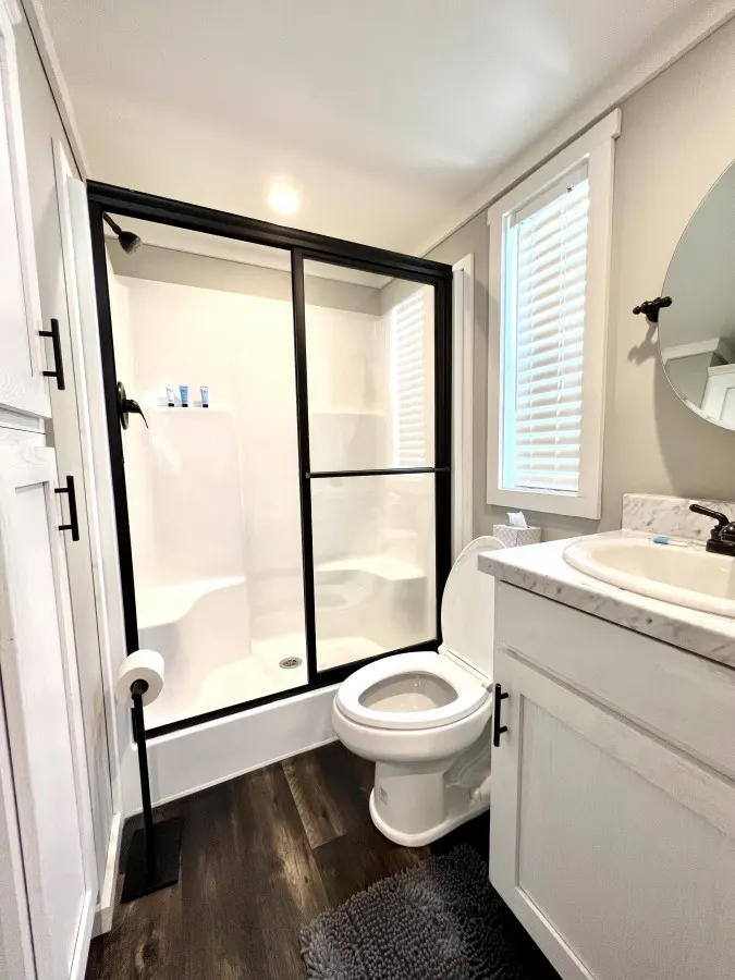 The Osprey House- Pet friendly Lakeside Tiny Home in Clermont 7
