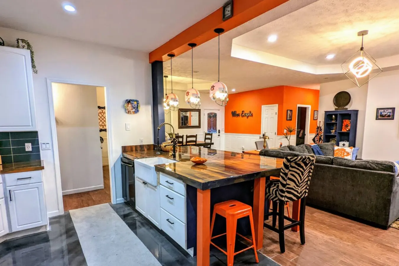 NEW! TigerRanch | Two Homes, 20 Acres, Sleeps 14
