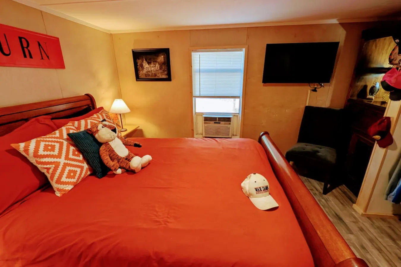 NEW! TigerRanch Two Homes, 20 Acres, Sleeps 14 11