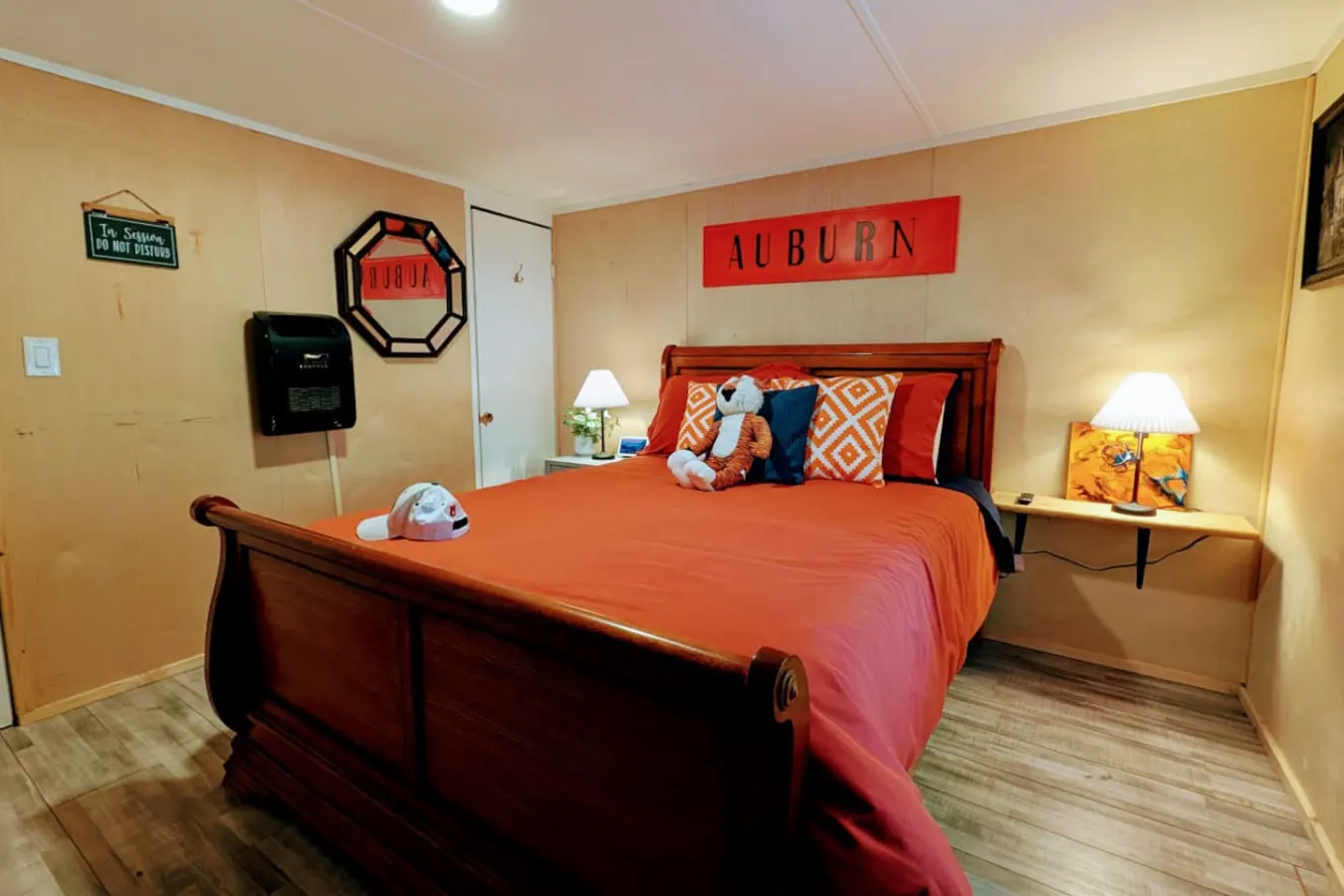 NEW! TigerRanch Two Homes, 20 Acres, Sleeps 14 15