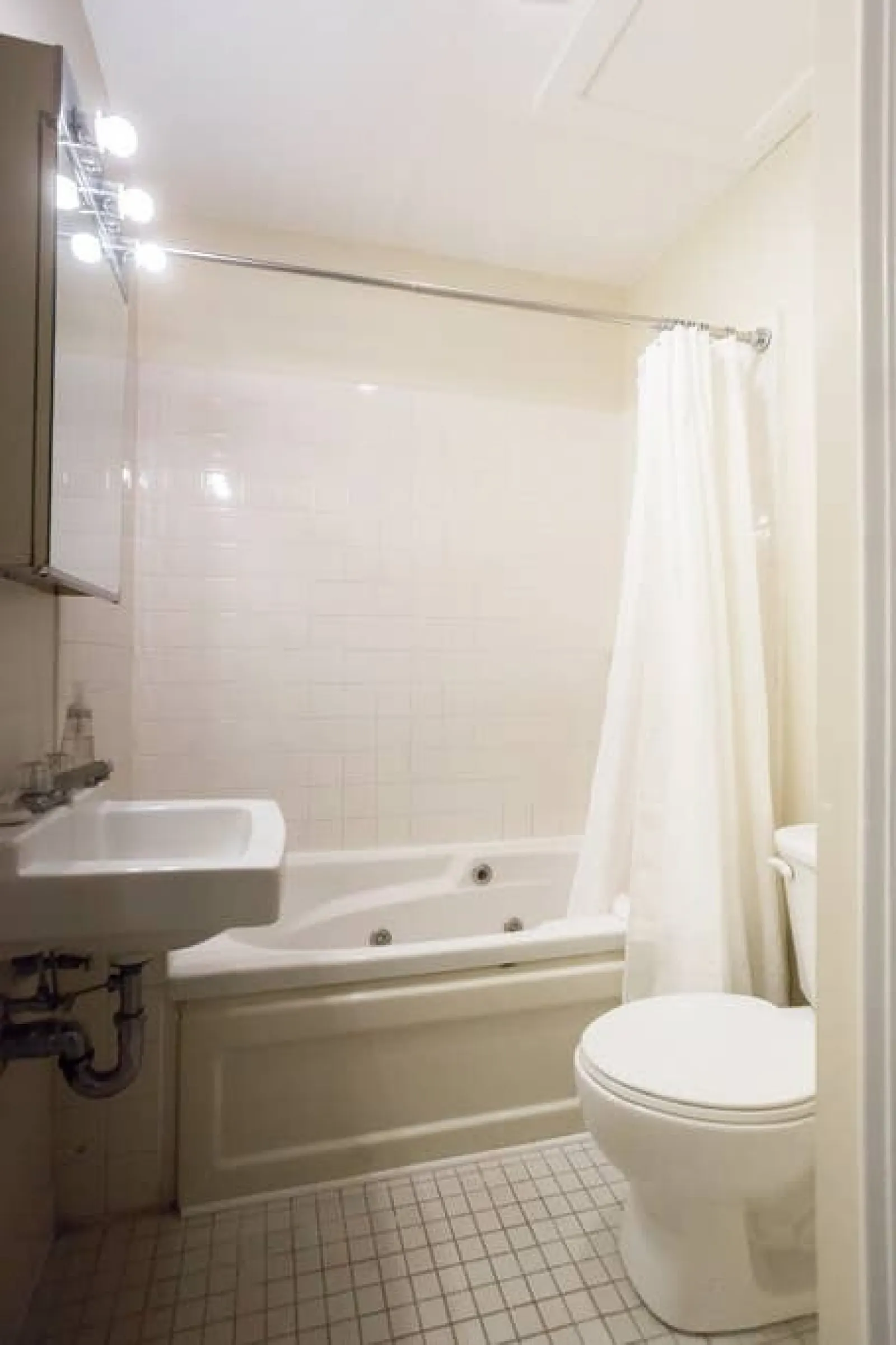 Perfect North End Apt - 2BR 2BA w/ Laundry! 7