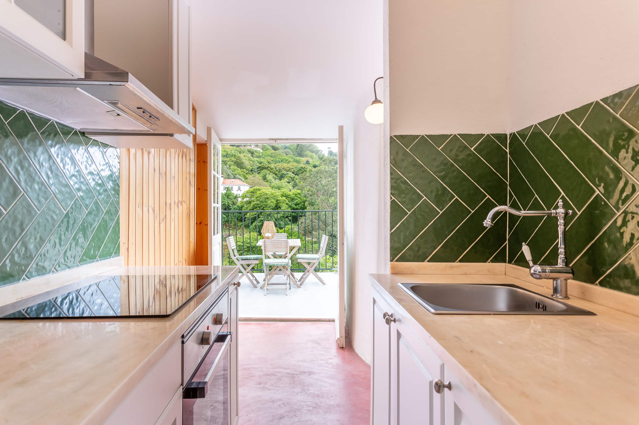 Casa da Paderna: Romantic Chalet in Old Sintra 28