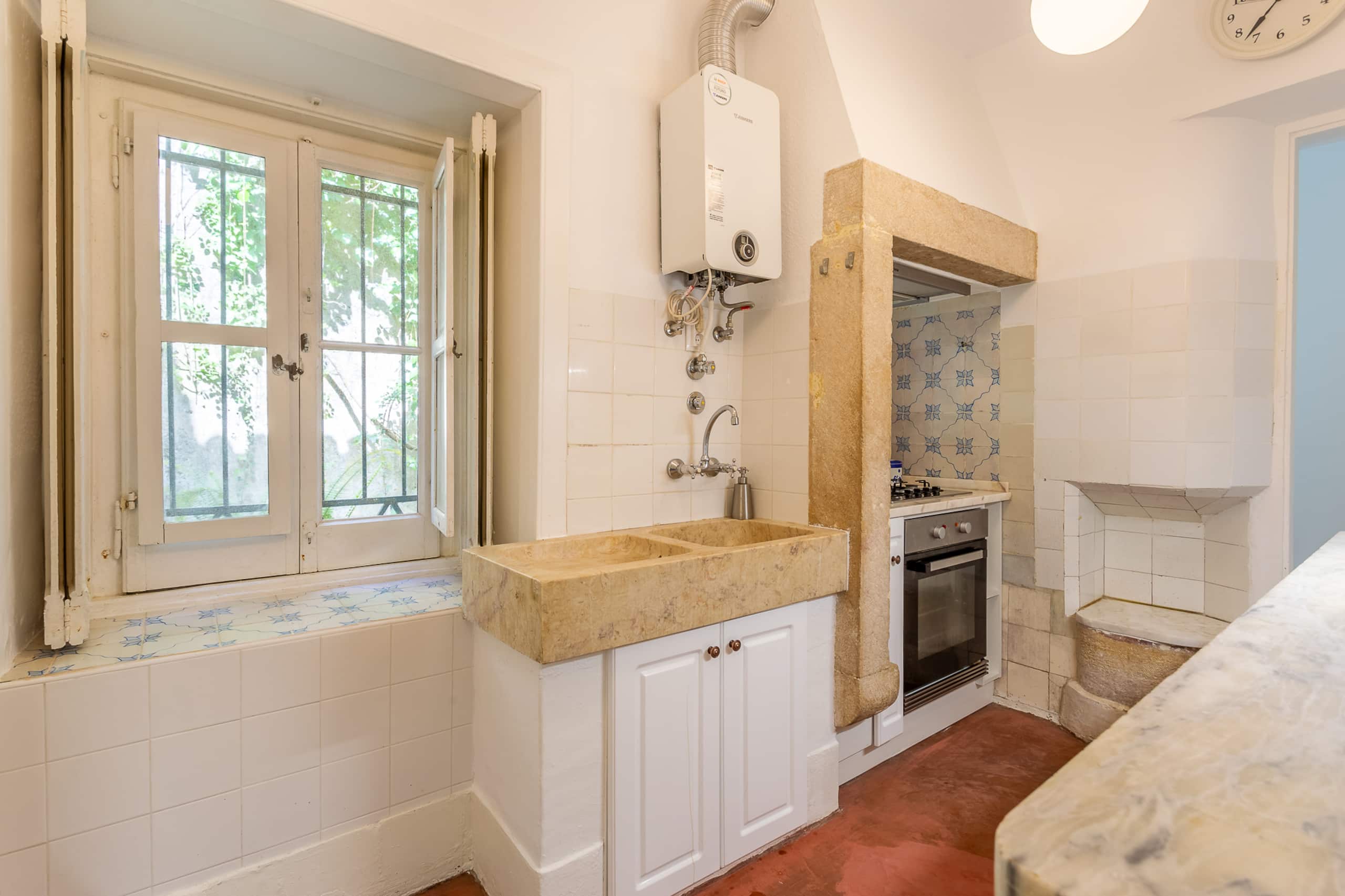 Casa da Paderna: Romantic Chalet in Old Sintra 23