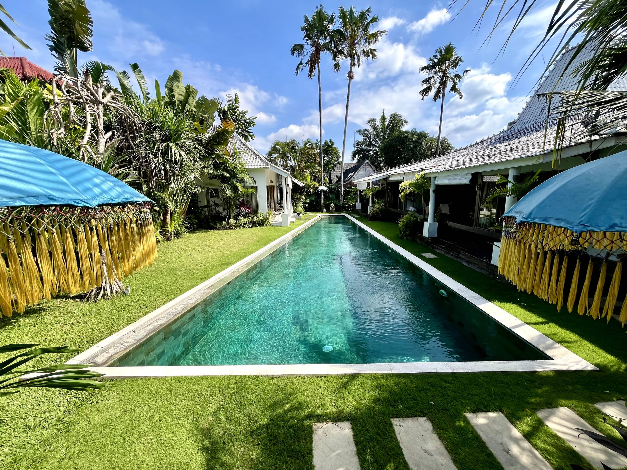 Huge 20m Private Pool / Balinese Style Villa