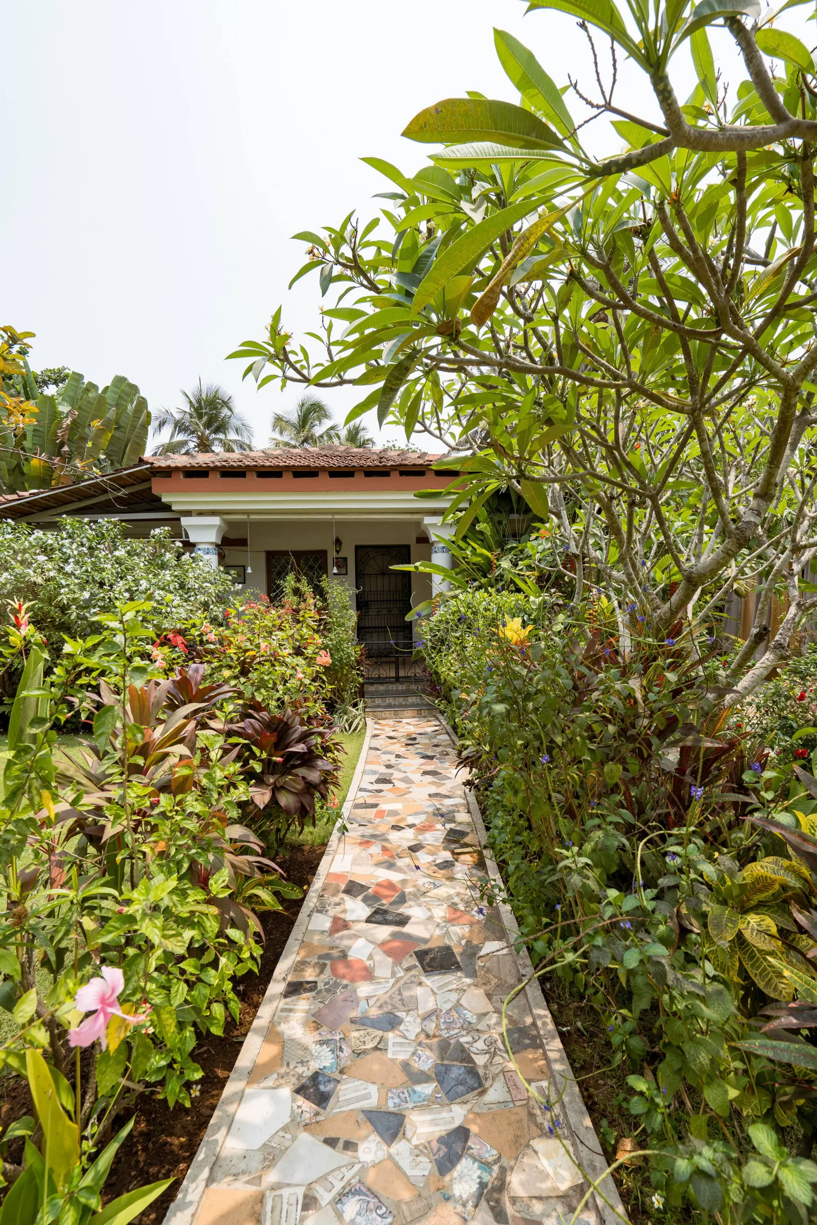 Pool facing villa Paradise-in-luisa-by-the-sea 29