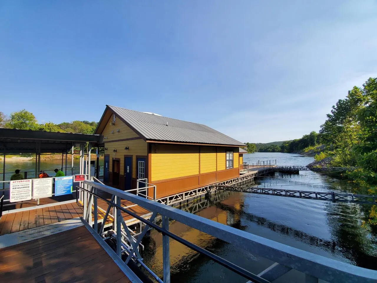 2 King Beds, Fishing and Lake a Walk Away! 16