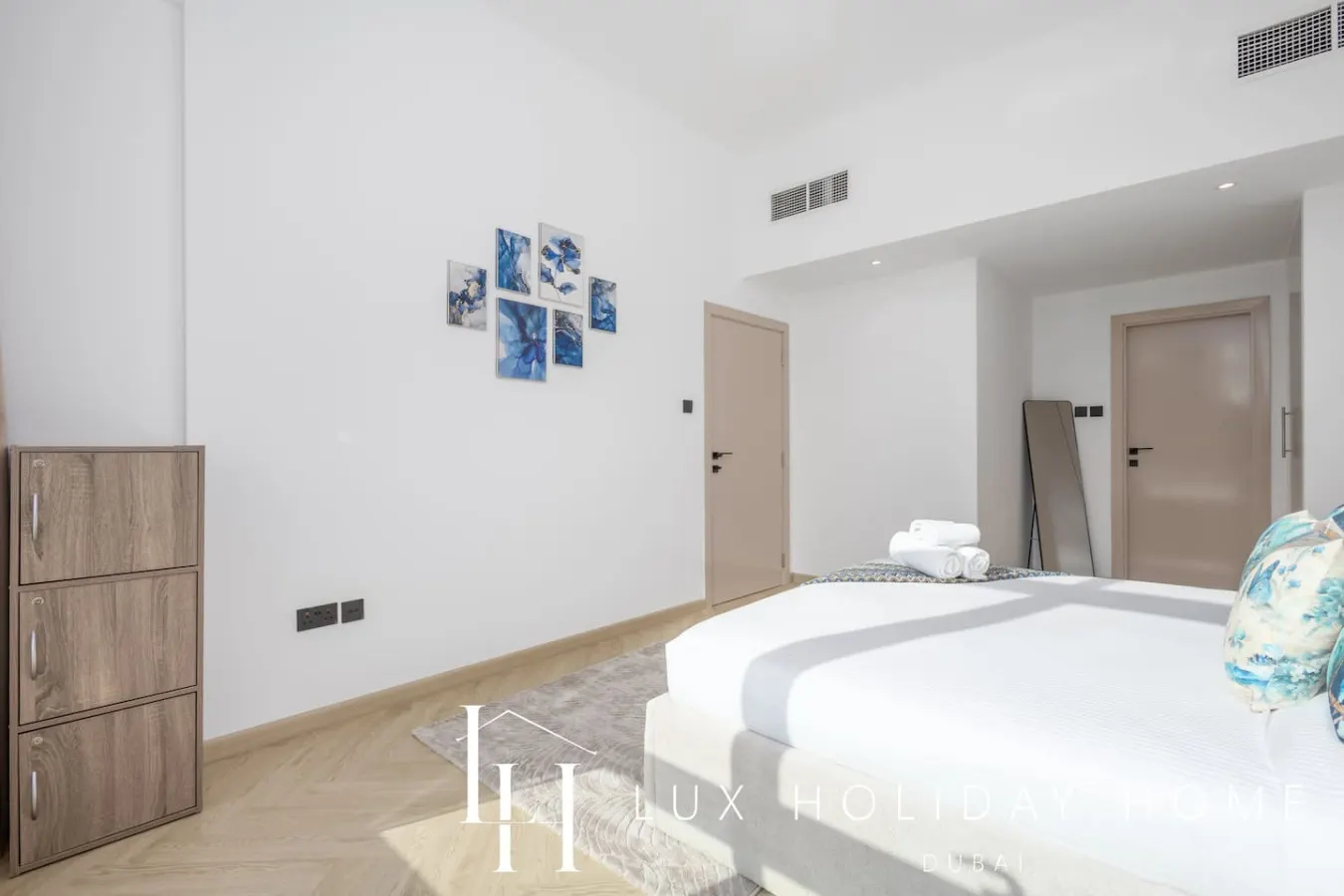 LUX The Marina View Suite 3 18