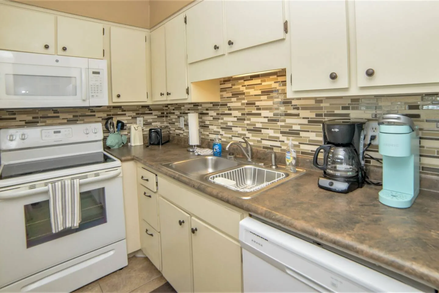 Sunswept 302-Cozy 1BR Condo w/pool & beach access 3