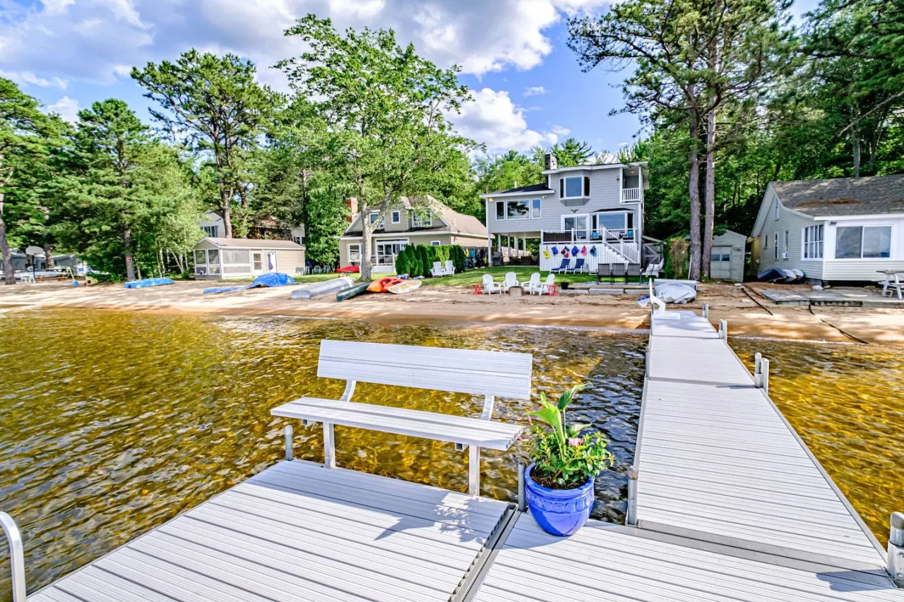 Sandy Shores- Beach House on Sebago w. dock + water trampoline! 2