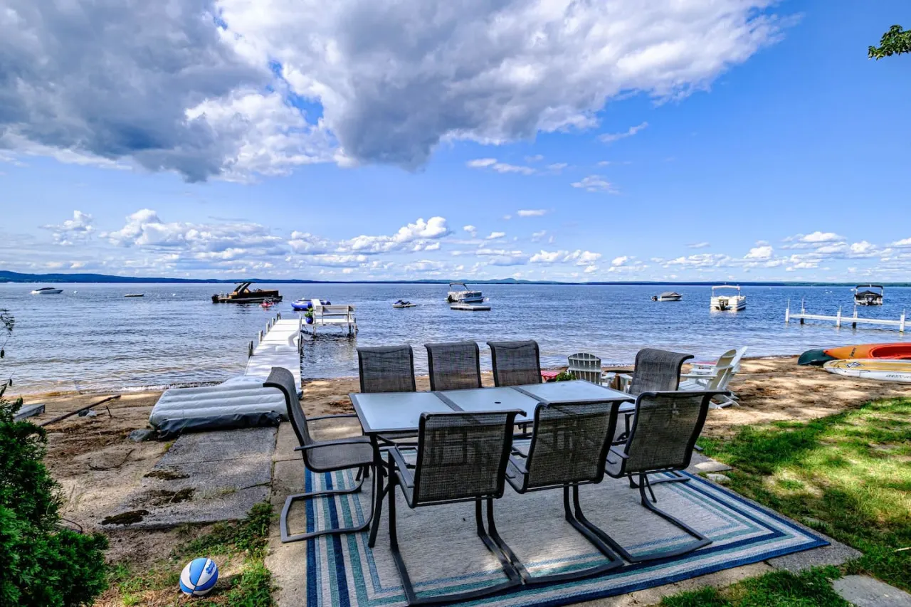 Sandy Shores- Beach House on Sebago w. dock + water trampoline! 6