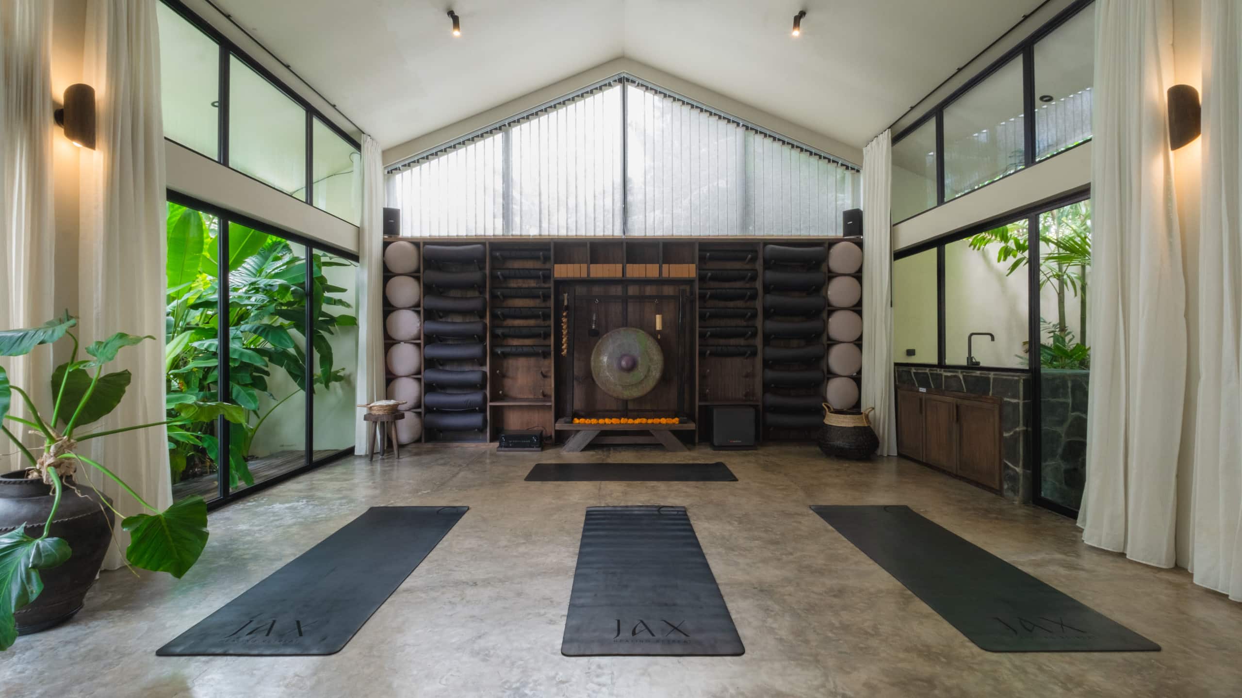 LUXE Villa • Breakfast • Private Sauna&Yoga Shala — photo 2