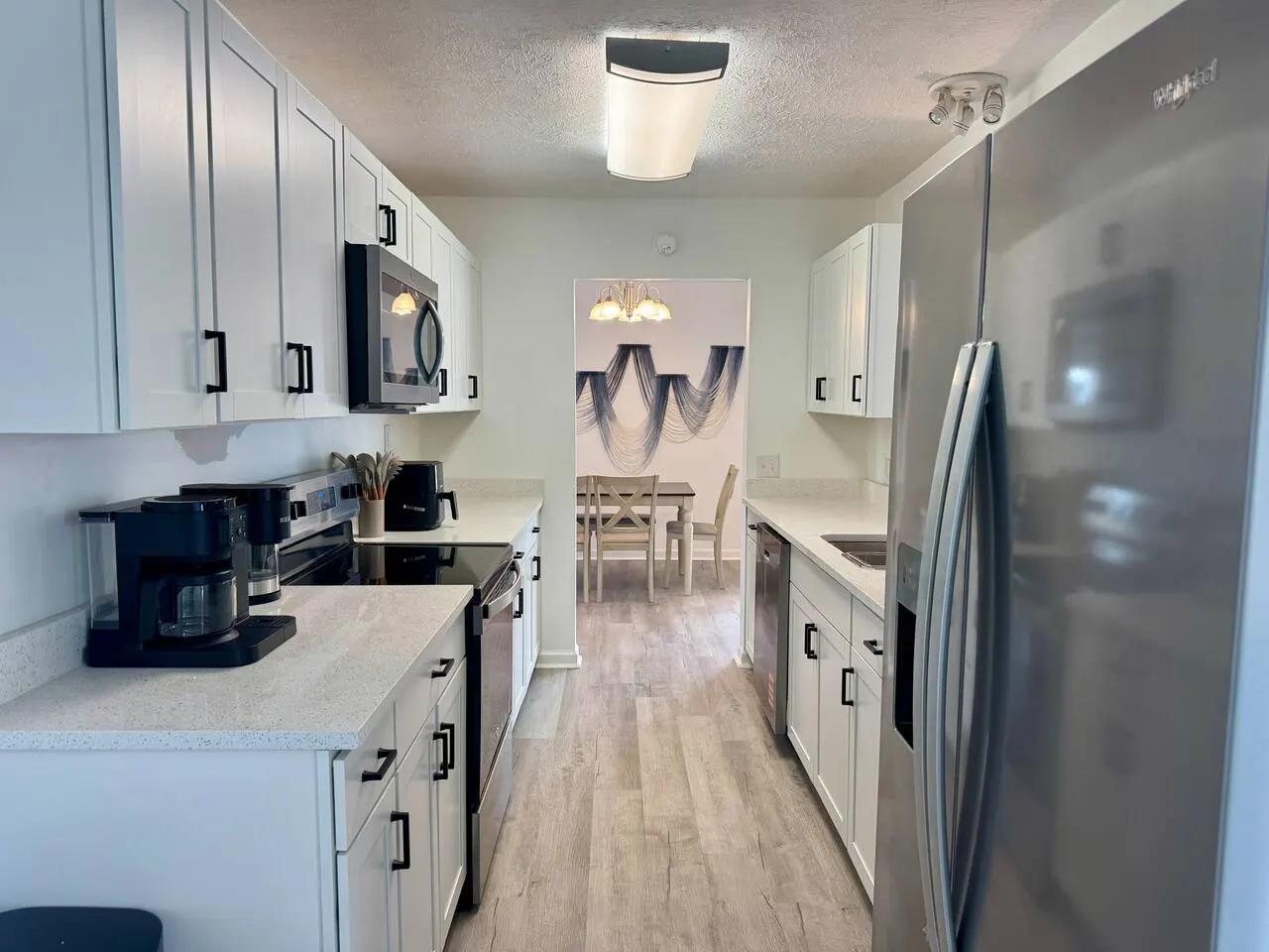 Beach Ya To It! Hot tub / Pet friendly / Walk to the beach! 4