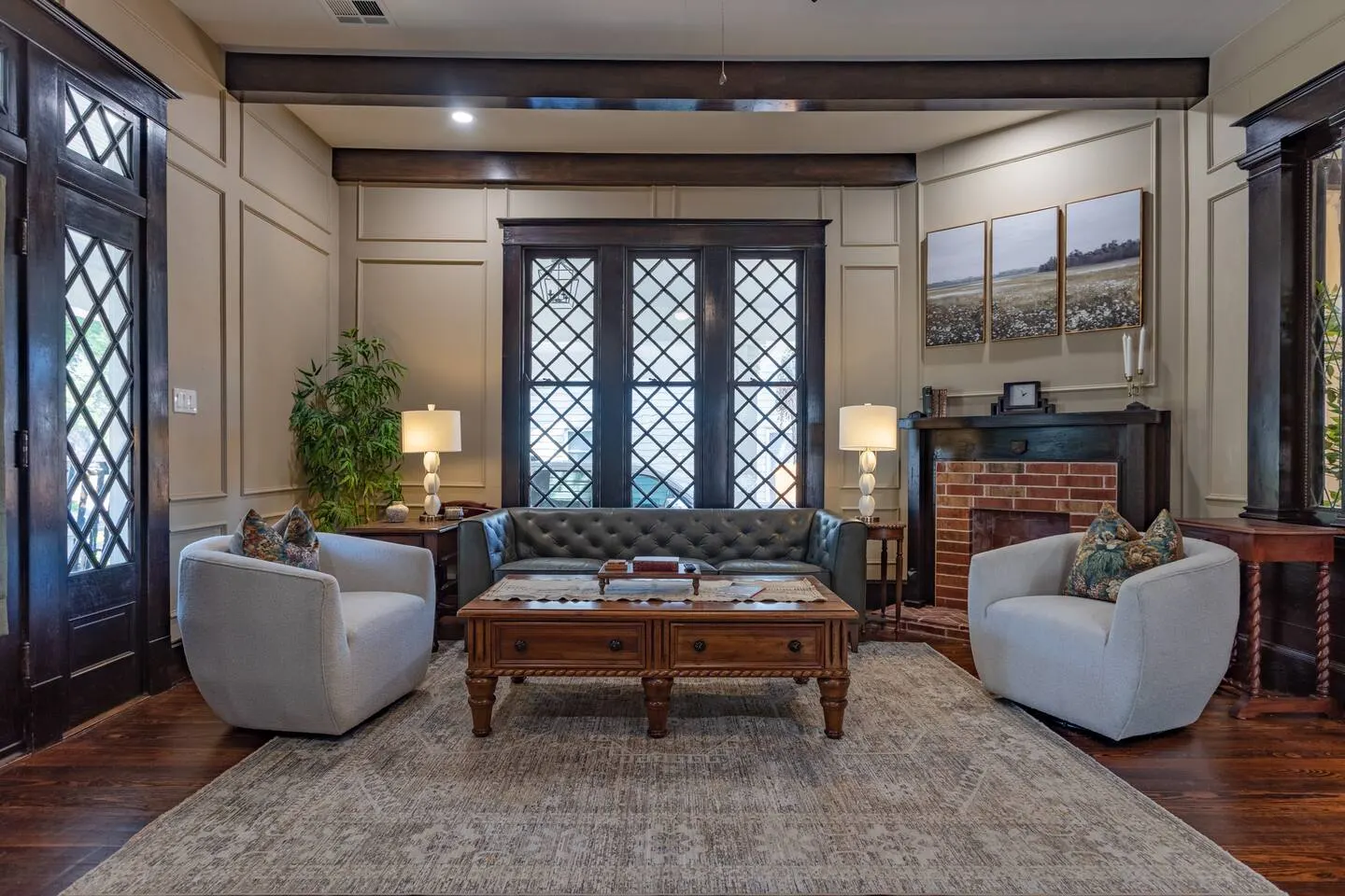 Oso Verde | Waco's Charming Uptown Craftsman