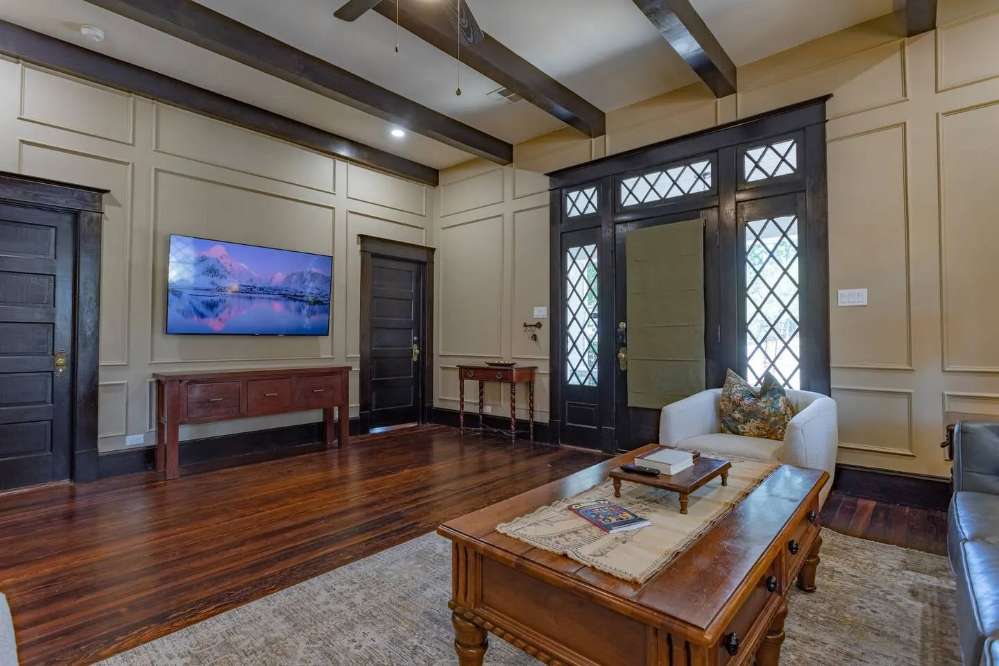 Oso Verde Waco's Charming Uptown Craftsman 8