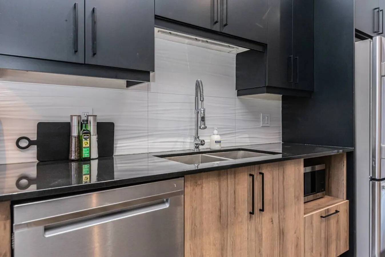Plateau - Massive 3 bedroom apartment in the heart of Le Plateau 14