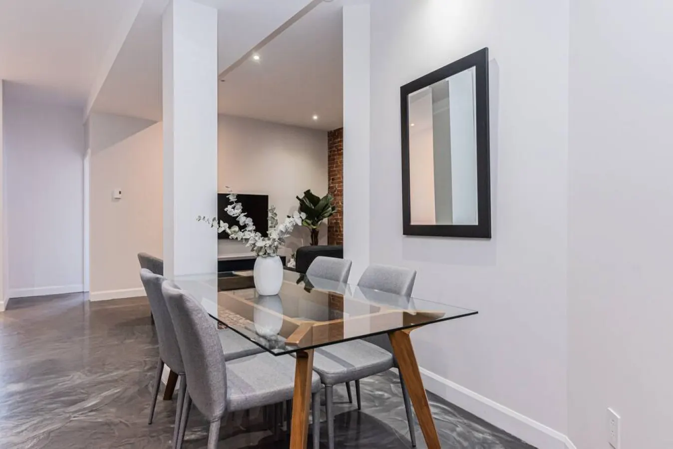 Plateau - Massive 3 bedroom apartment in the heart of Le Plateau 7
