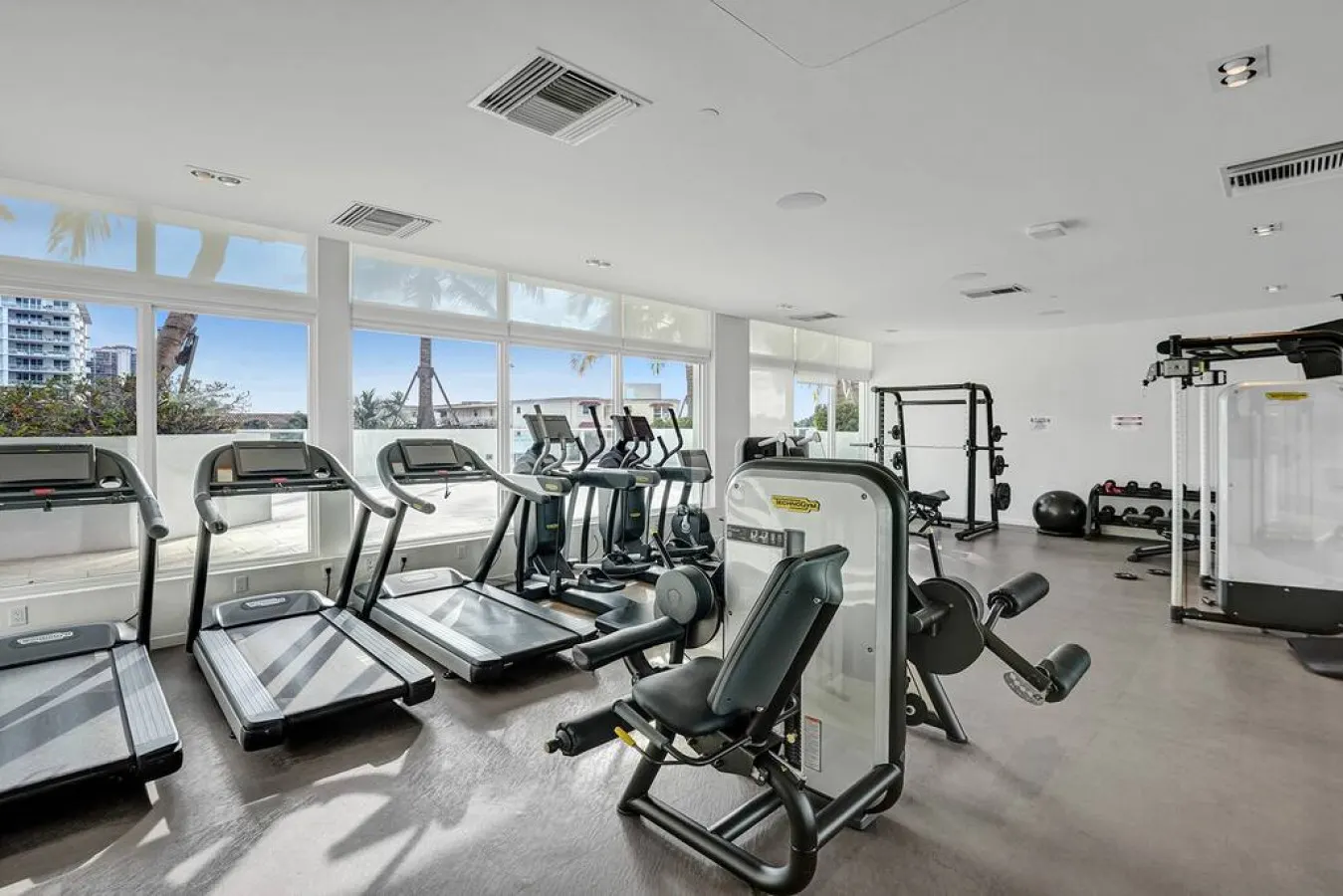 Lux Beach Condo. Hotel Amenities 5