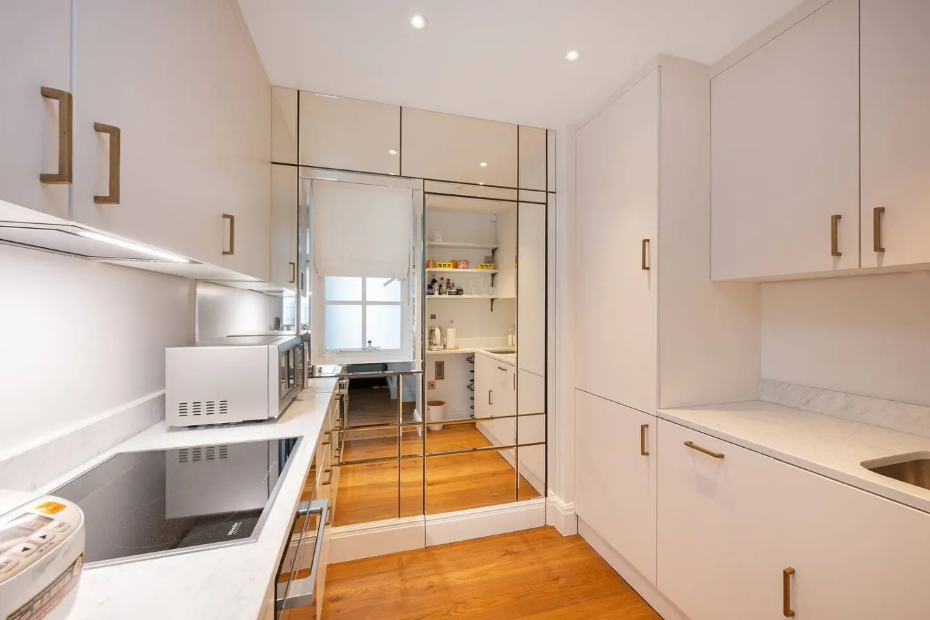 Luxury Knightsbridge 2-Bed | Pavilion Road — photo 5