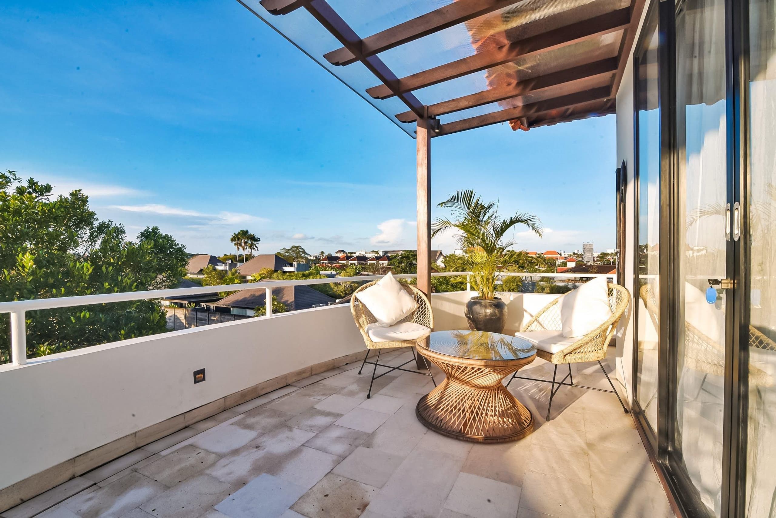 Idyllic 2BR Pool — photo 4