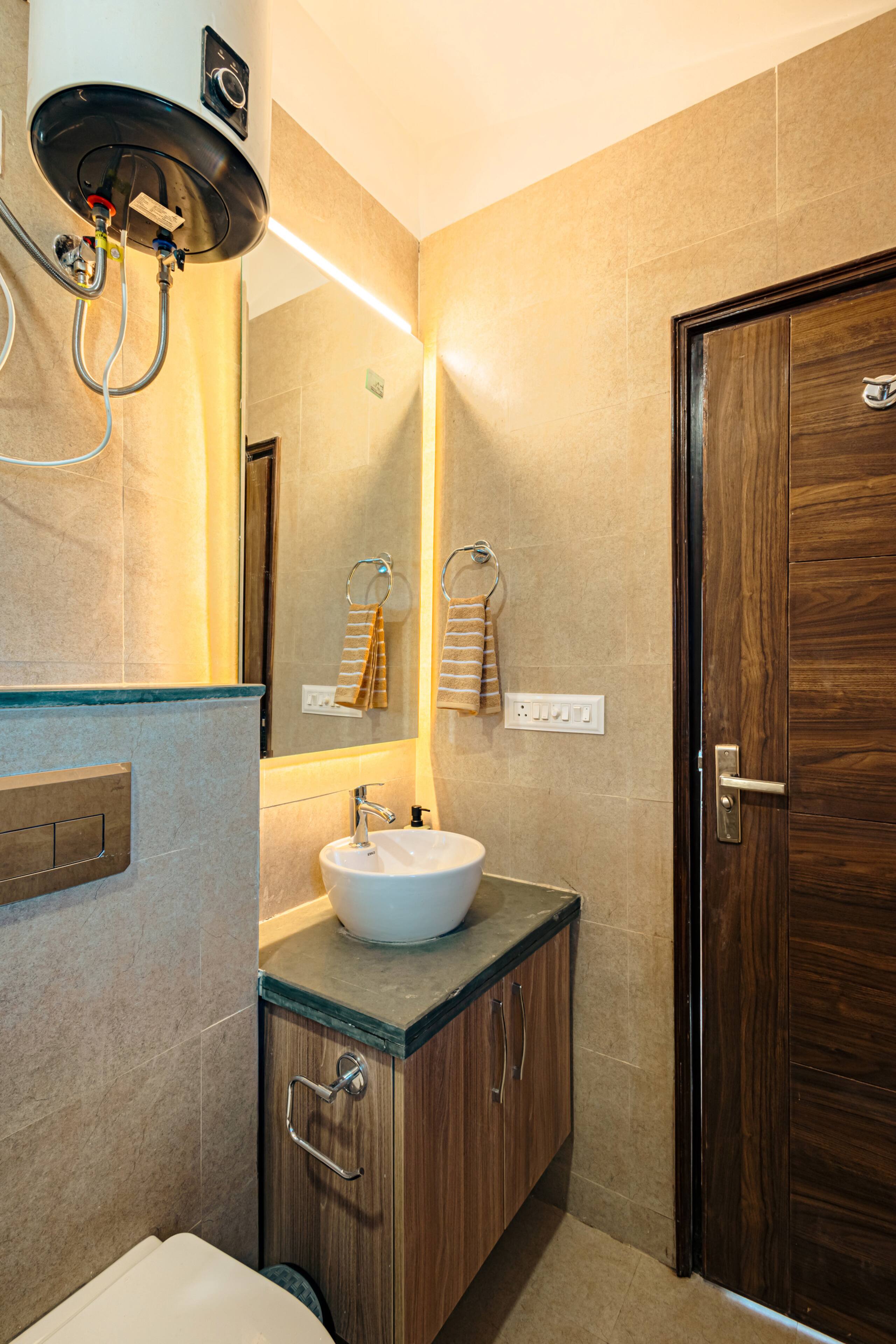 Cozy 2-BHK Aprt W/ Kitchen & Balcony-Near Candolim 34