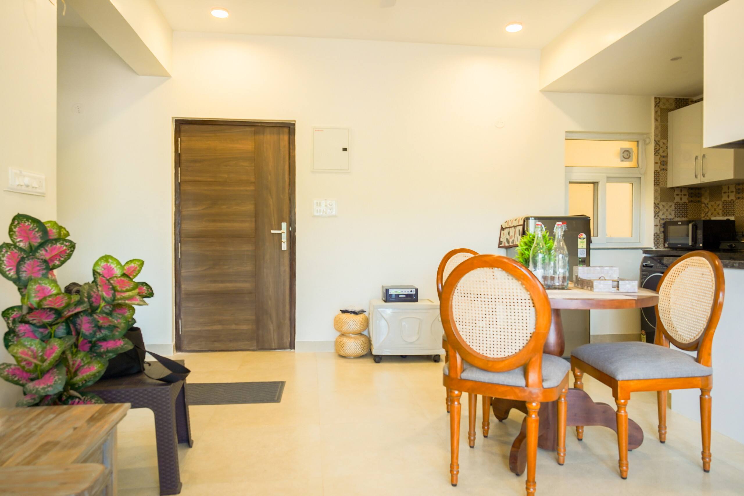 Cozy 2-BHK Aprt W/ Kitchen & Balcony-Near Candolim 17