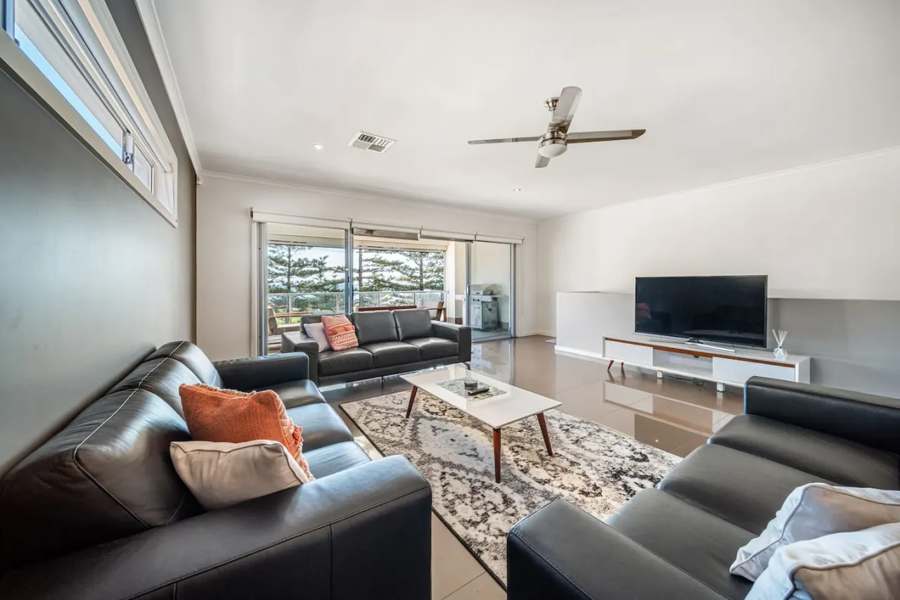 Beach Haven @ Semaphore - Sweeping Ocean Views 6