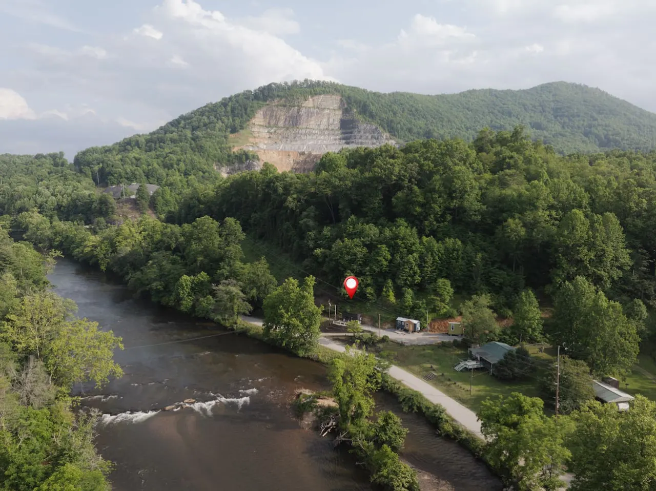 The Kimble Hot Tub with River & Smoky Views 9