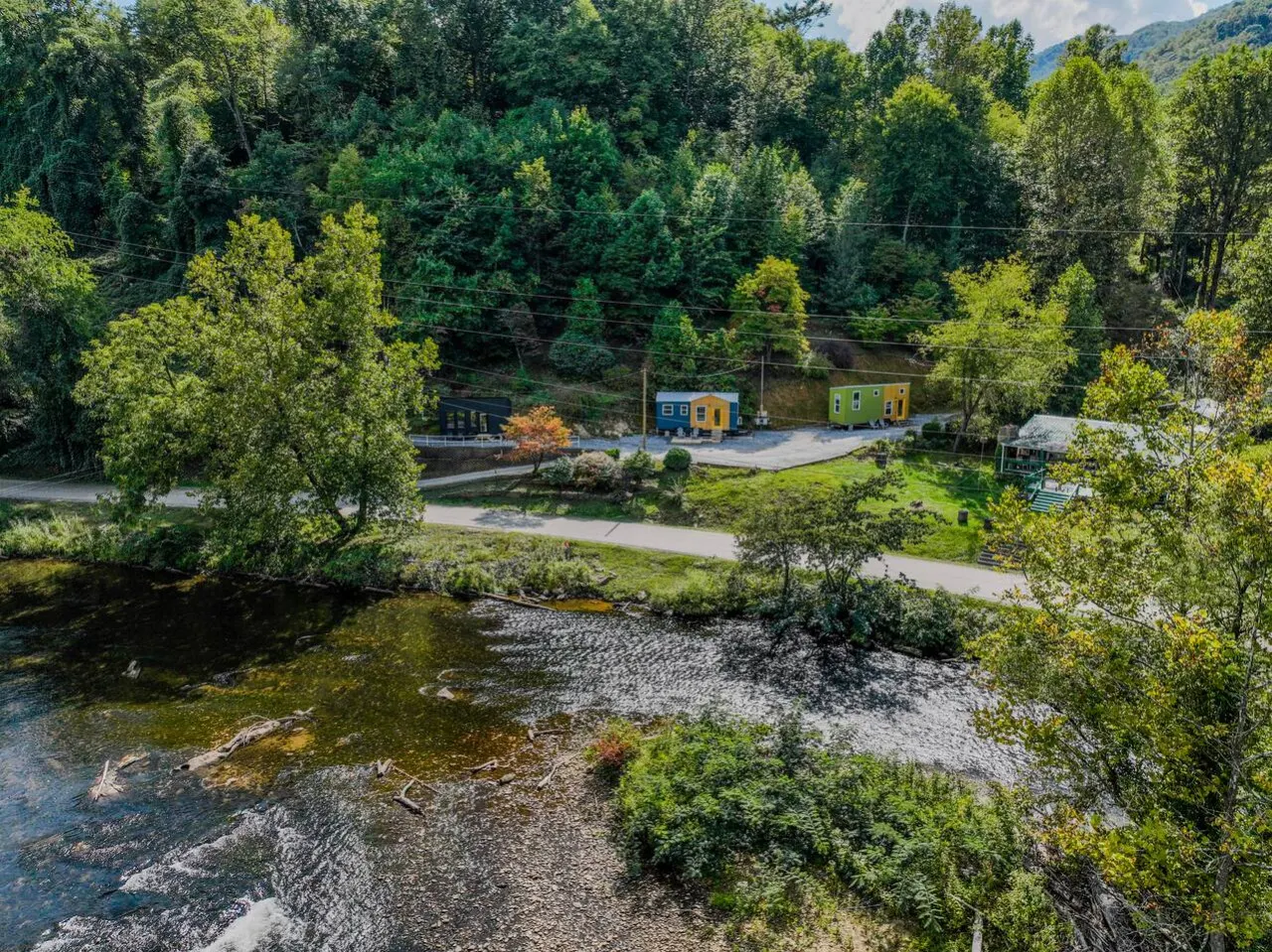 The Kimble Hot Tub with River & Smoky Views 16