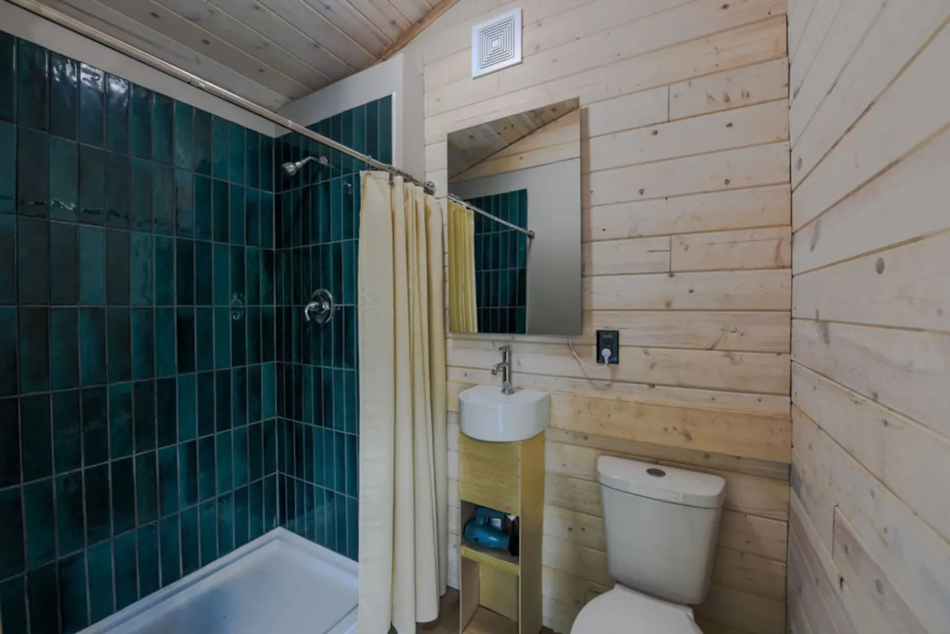 The Kimble Hot Tub with River & Smoky Views 7