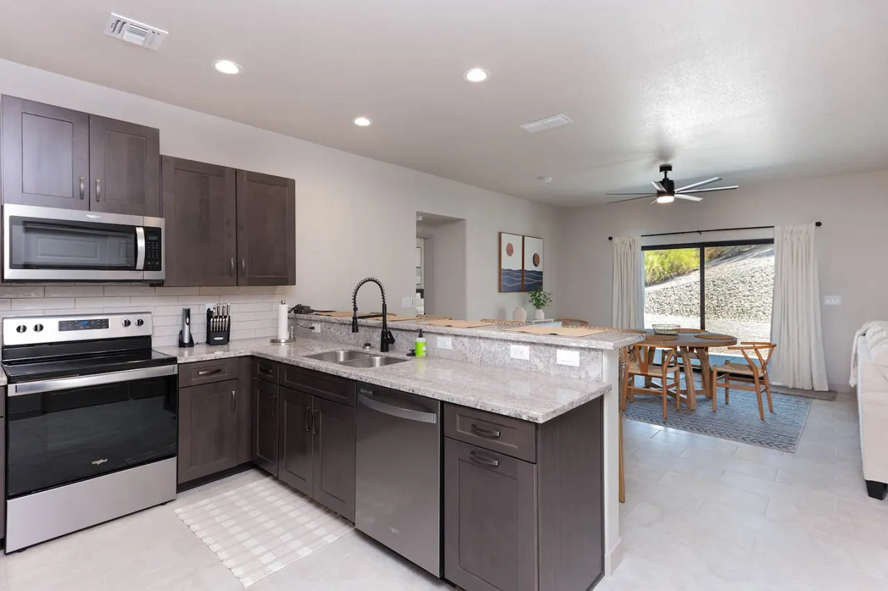 Havasu Parkview - Pool, Spa, Firepits, New Build 10