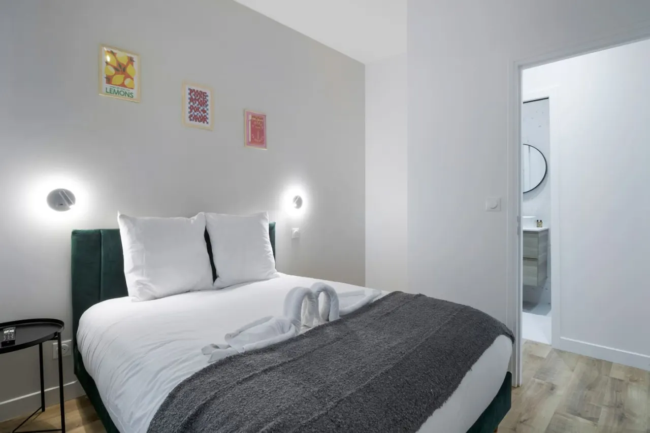 Appart 4pers #1 Bedroom # Pigalle # Paris 9 11
