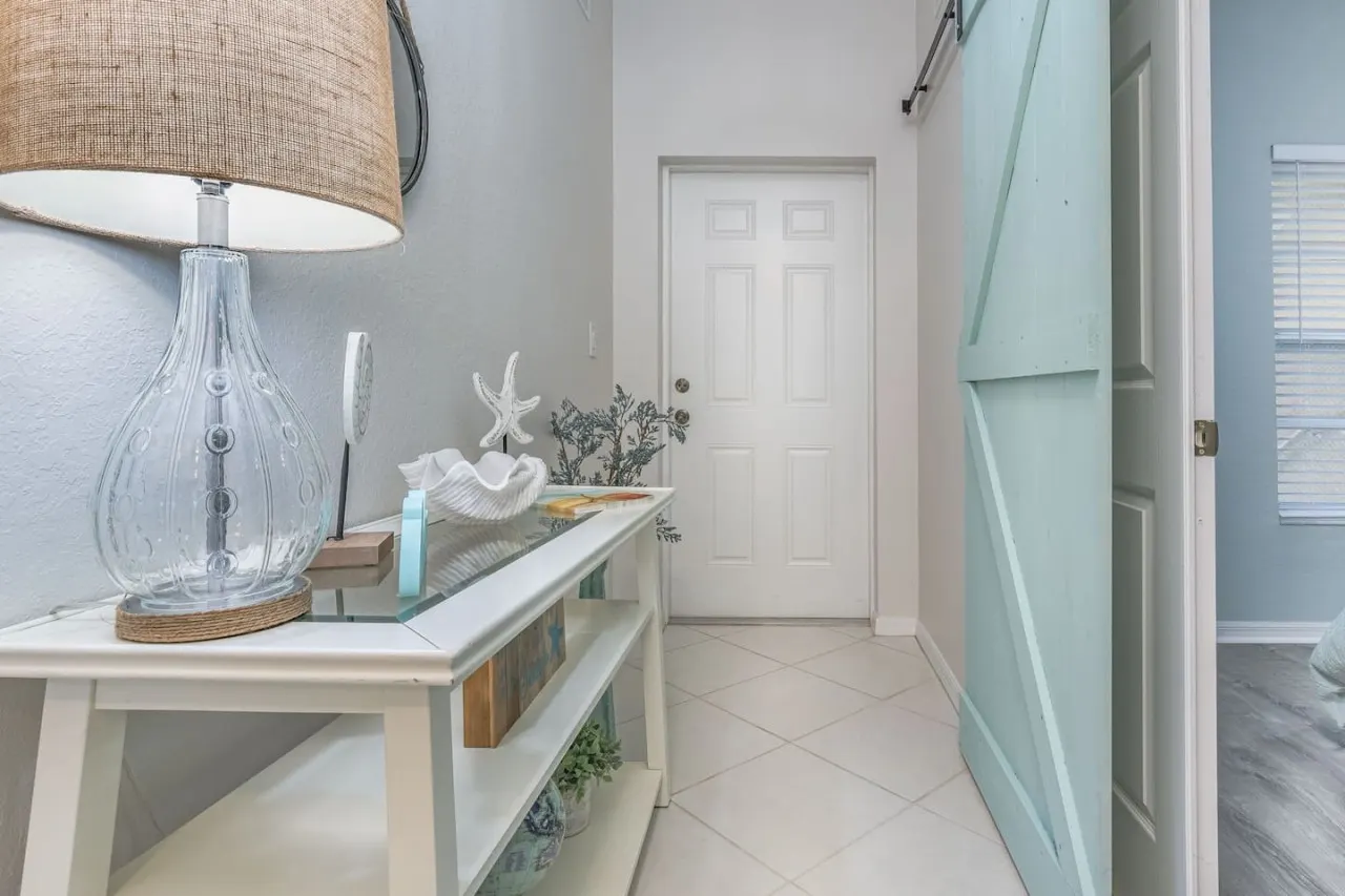 Bayshore Breeze*beautiful Naples condo w amenities 9