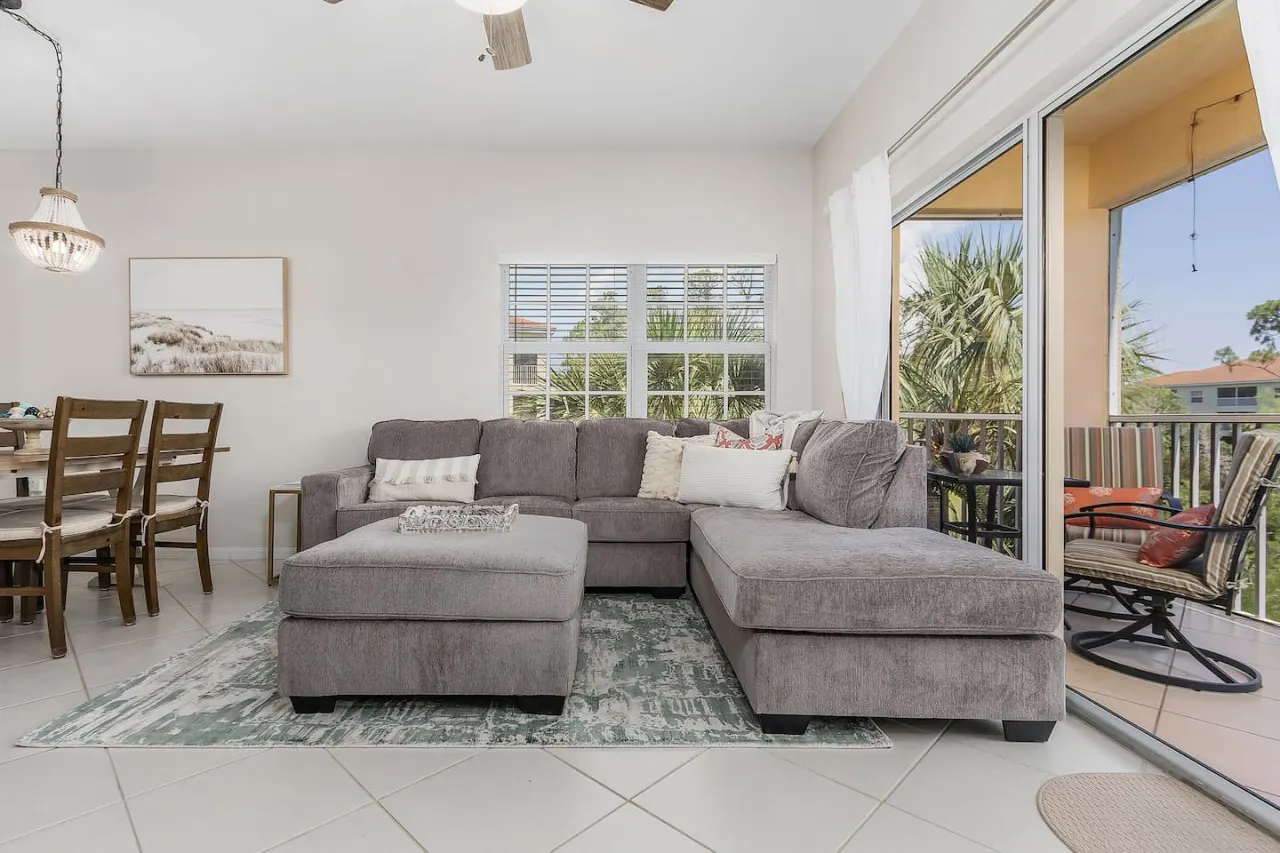 Bayshore Breeze*beautiful Naples condo w amenities 11