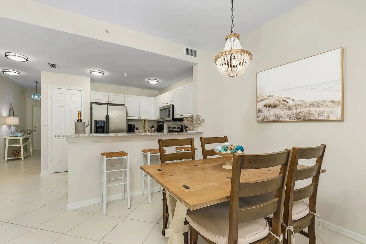 Bayshore Breeze*beautiful Naples condo w amenities 15