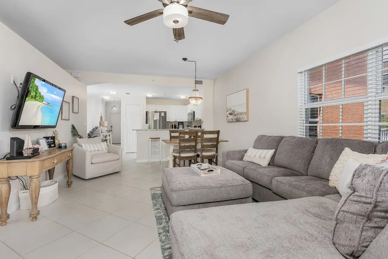 Bayshore Breeze*beautiful Naples condo w amenities 5