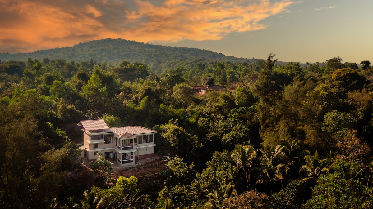 Luxury Villa Perched on a Hill
