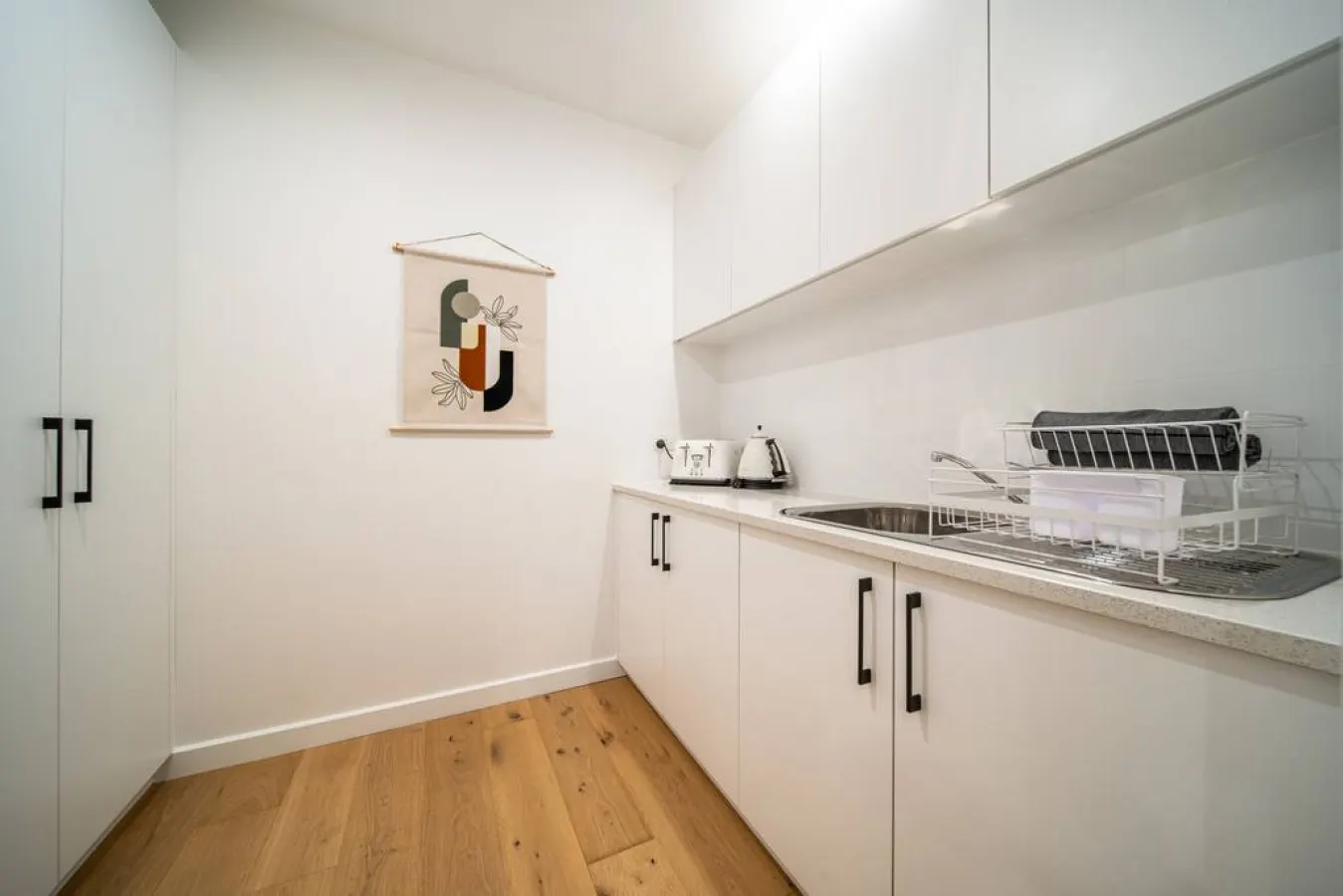 SYLO Luxury Apartments—A Light-Filled City Retreat 10