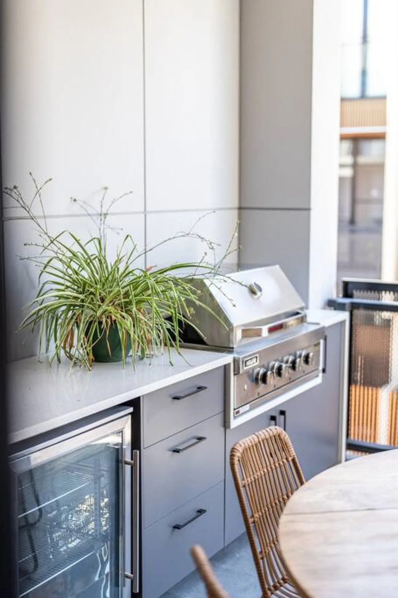 SYLO Luxury Apartments—A Light-Filled City Retreat 18