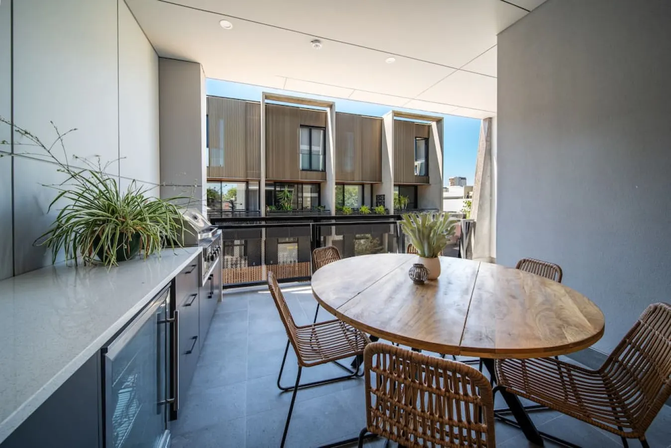 SYLO Luxury Apartments—A Light-Filled City Retreat — photo 4