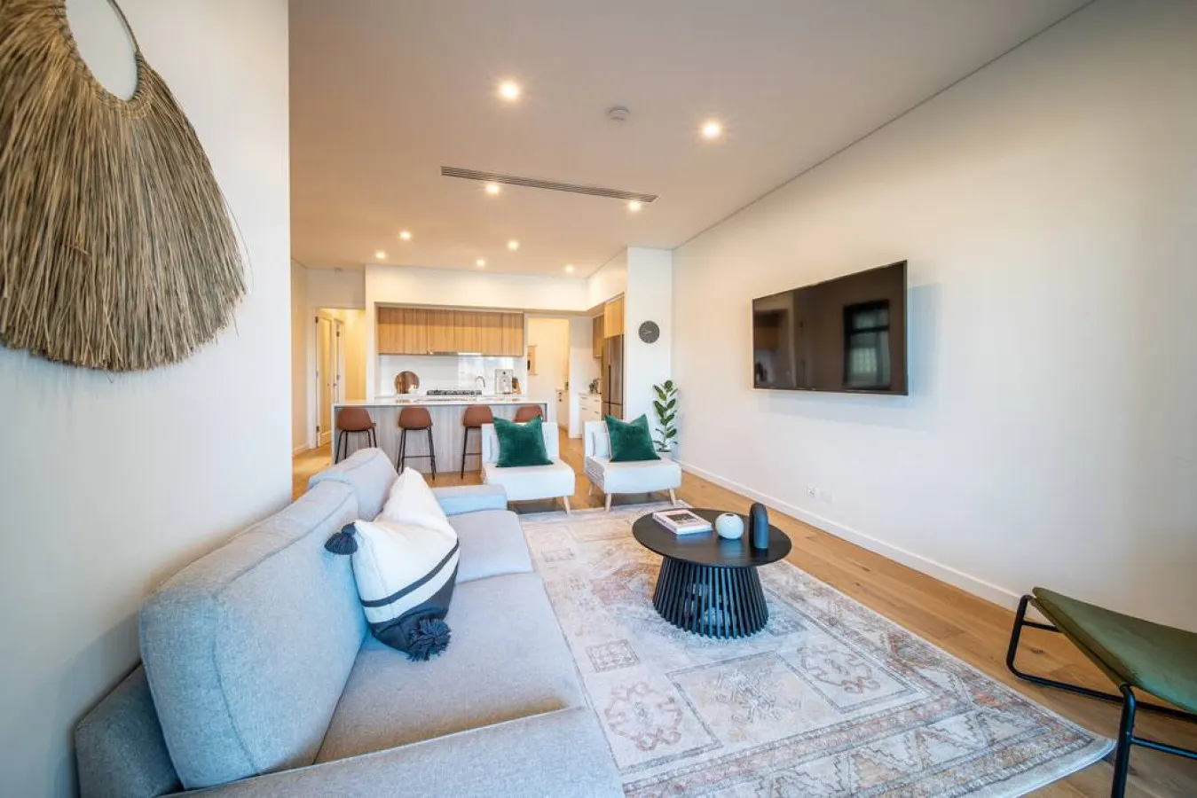 SYLO Luxury Apartments—A Light-Filled City Retreat 6