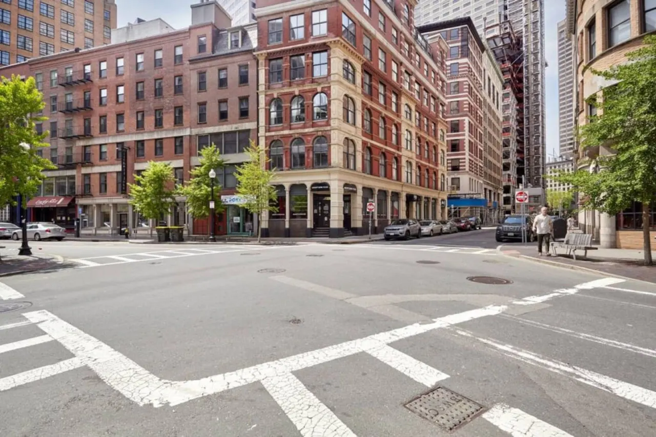 Lux 2br in the Heart of FIDI! 14